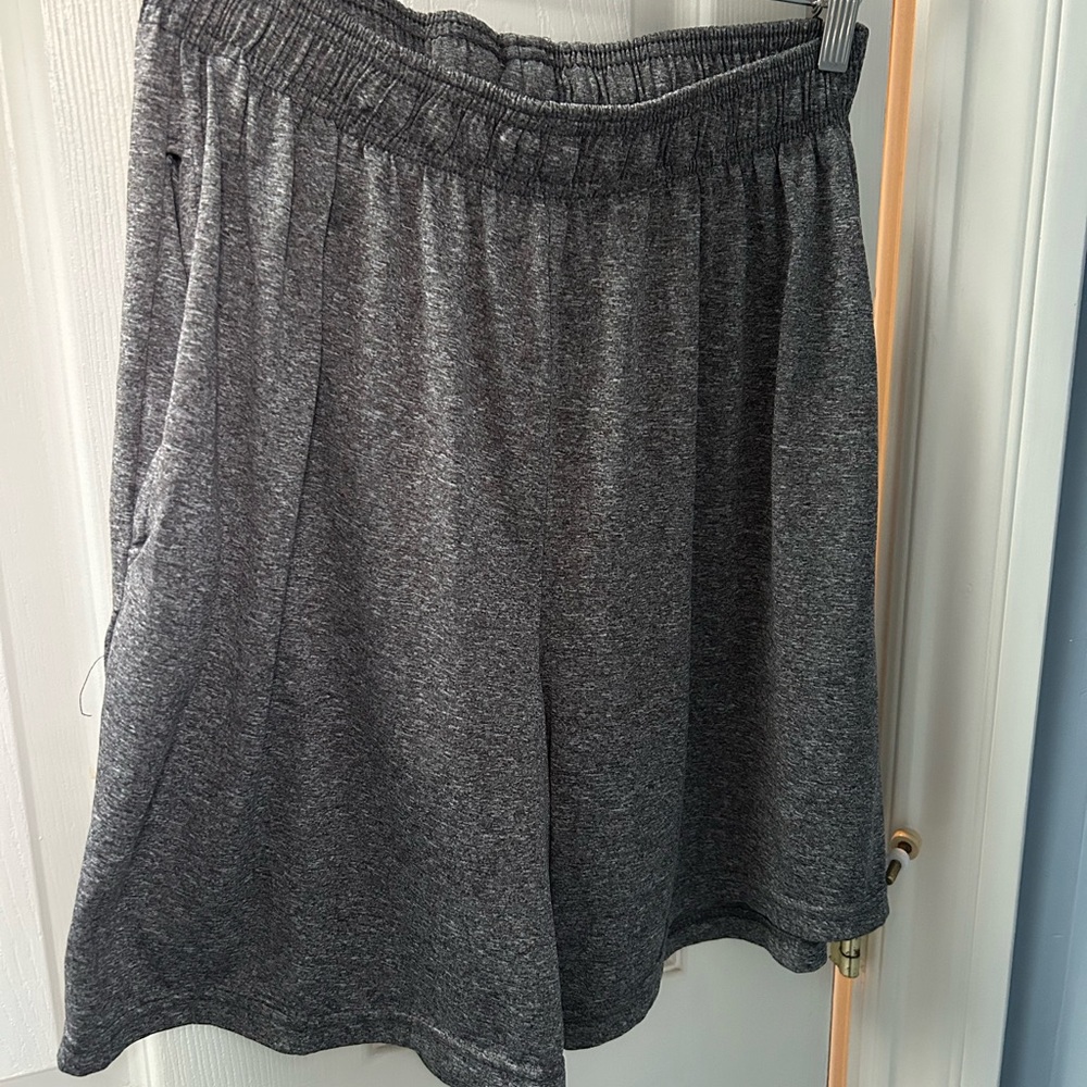 Men’s Real Essentials Shorts